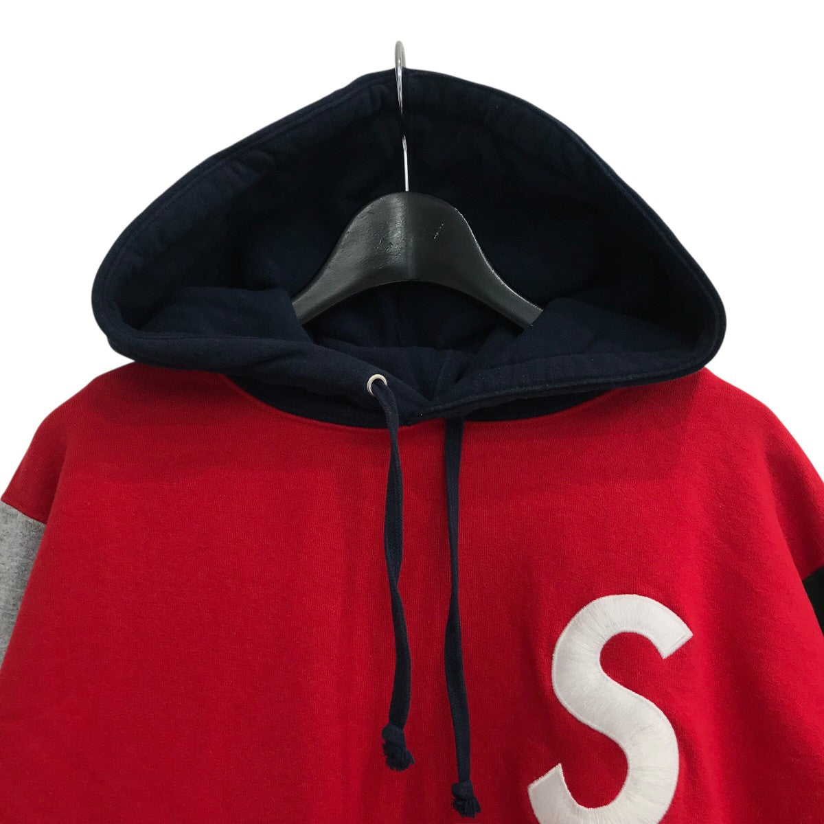 希少　Supreme フーディ 袖ロゴプリント　パーカー　バイカラー 希少 Supreme フーディ 袖ロゴプリント パーカー バイカラー