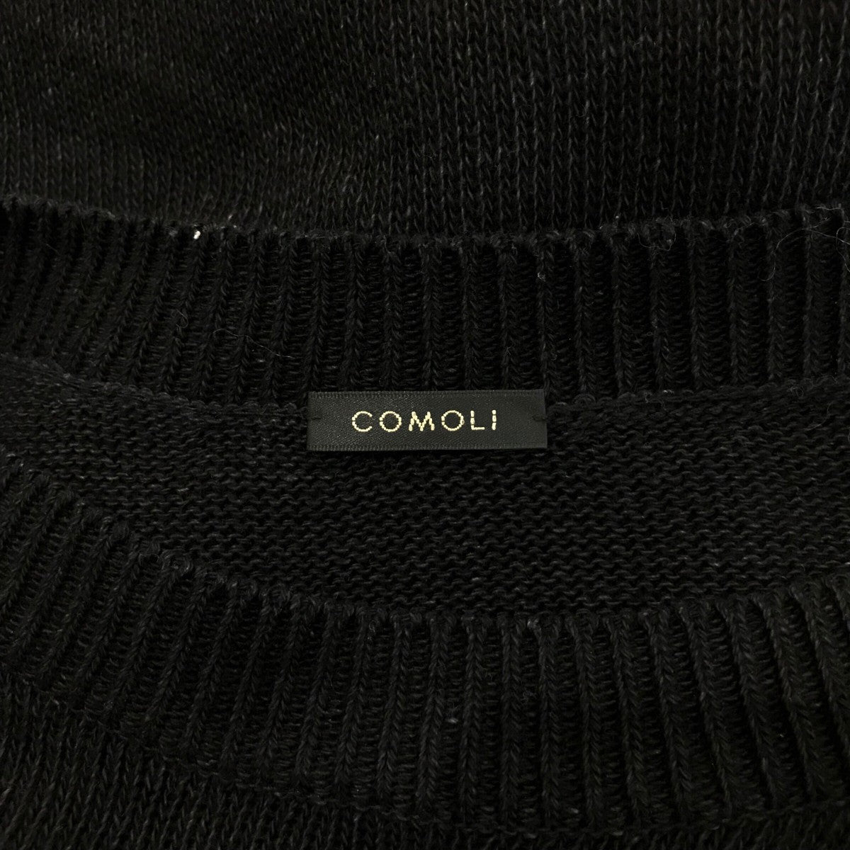 COMOLI(コモリ) 24SSブラック クルーネックニットZ01 06018 Z01
