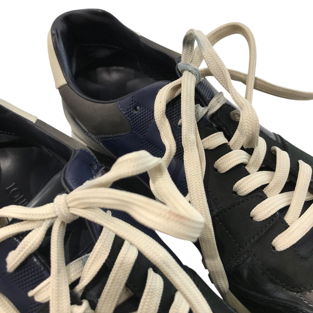 LOUIS VUITTON(ルイヴィトン) ランアウェイラインローカットスニーカー