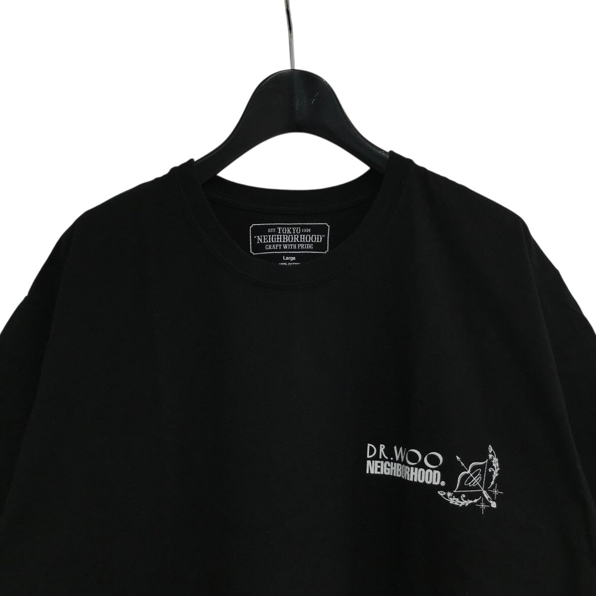 NEIGHBORHOOD ブラック Tシャツ　DR.WOOコラボ　Lサイズ　新品 NEIGHBORHOOD×DR．WOO プリントTシャツ ブラック サイズ L｜【公式