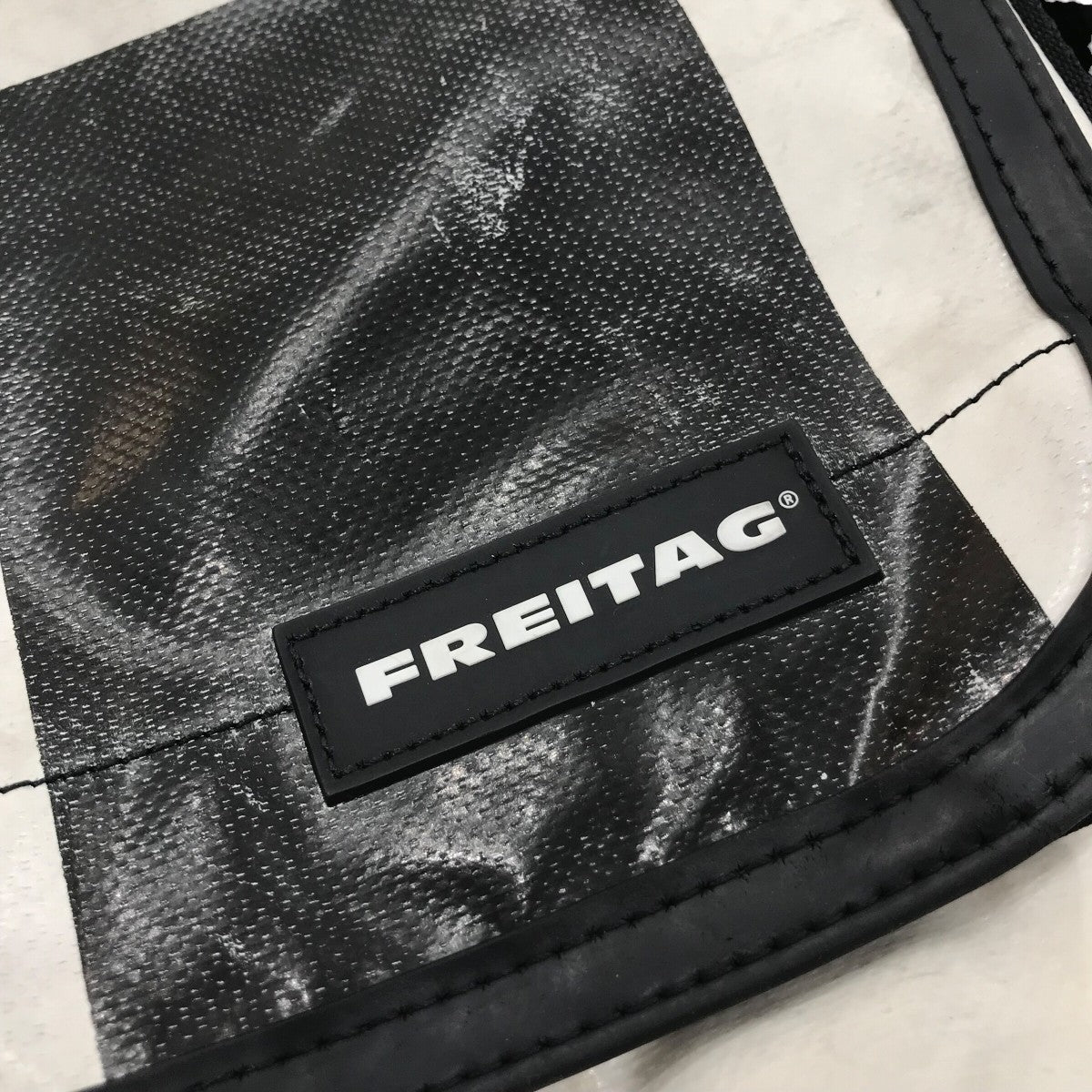 FREITAG メッセンジャーバッグ ホワイト/オレンジ/パープル