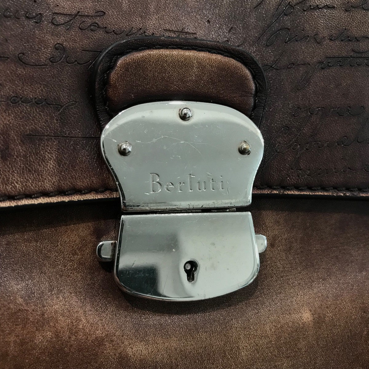 Berluti(ベルルッティ) カリグラフィ エミ―オ レザーブリーフケース