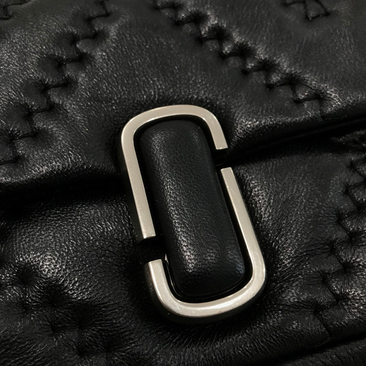 マークジェイコブス　黒革　1回使用　メンズ　ショルダーバッグ MARC JACOBS マークジェイコブス ショルダーバッグ The Turnlock