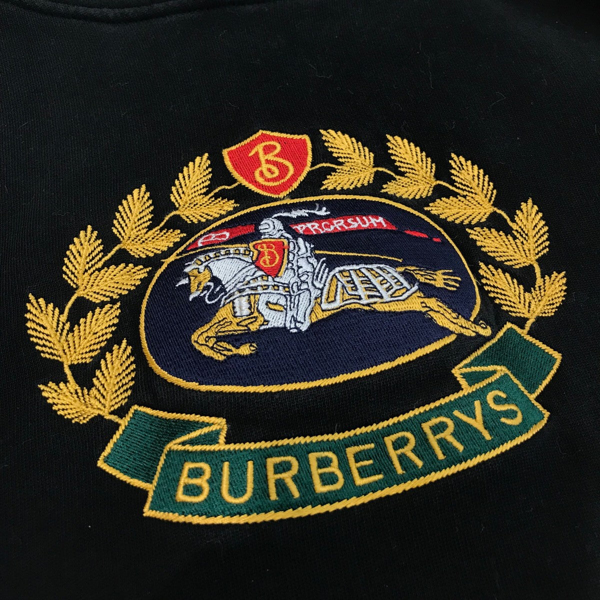 BURBERRY(バーバリー) エンブレム刺繍プルオーバーパーカー