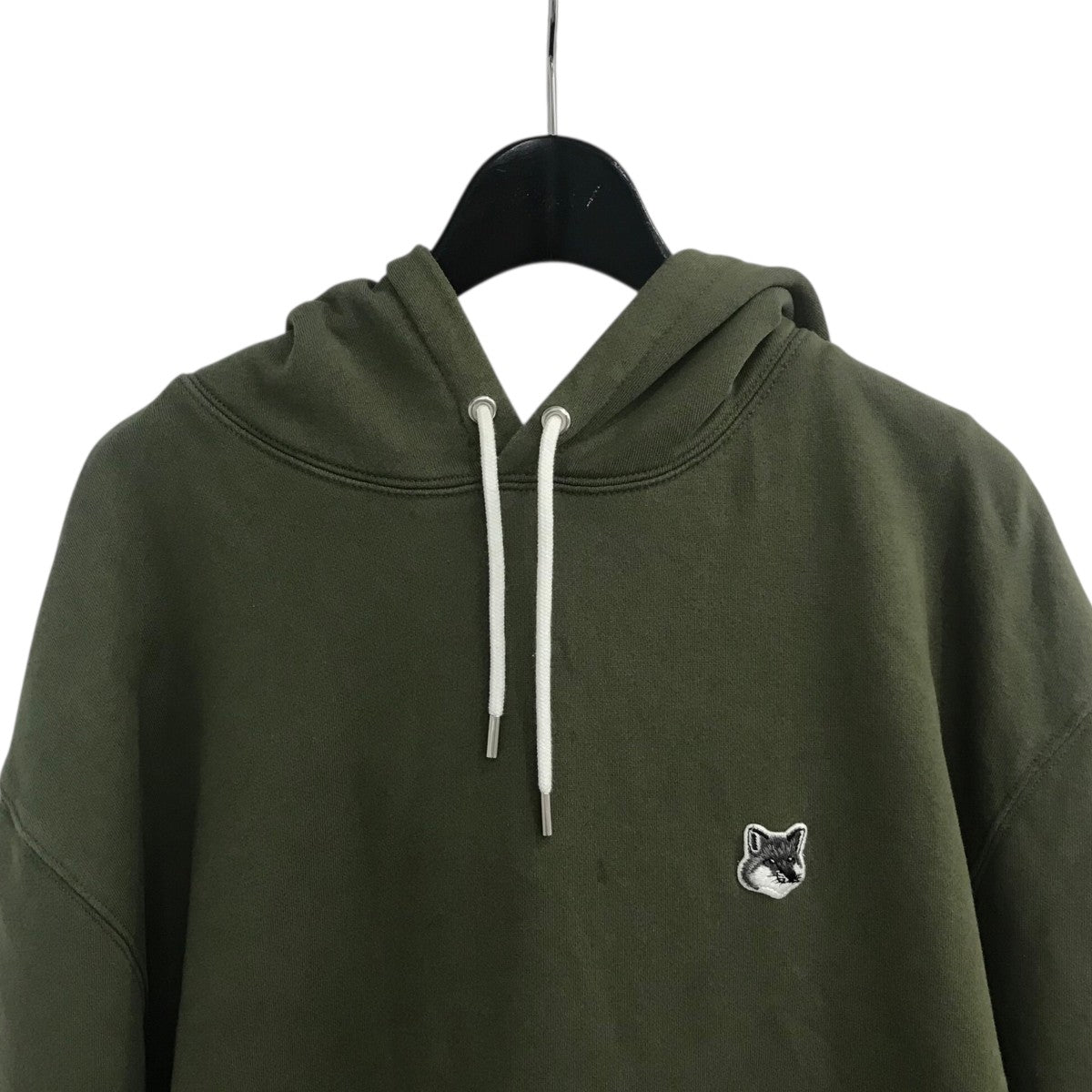 銀キツネ！ MAISON KITSUNE(メゾンキツネ) 「GREY FOX HEAD PATCH CLASSIC