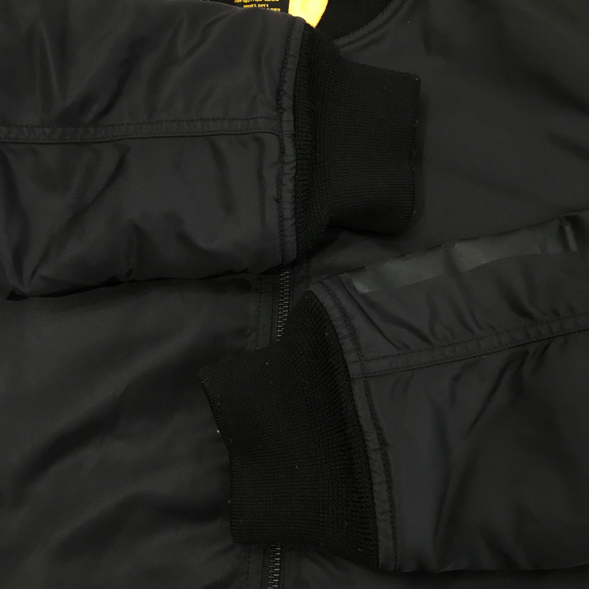 美品　A BATHING APE MA-1ジャケット ブラック A BATHING APE（アベイシングエイプ）の「SHARK LOOSE FIT MA-1