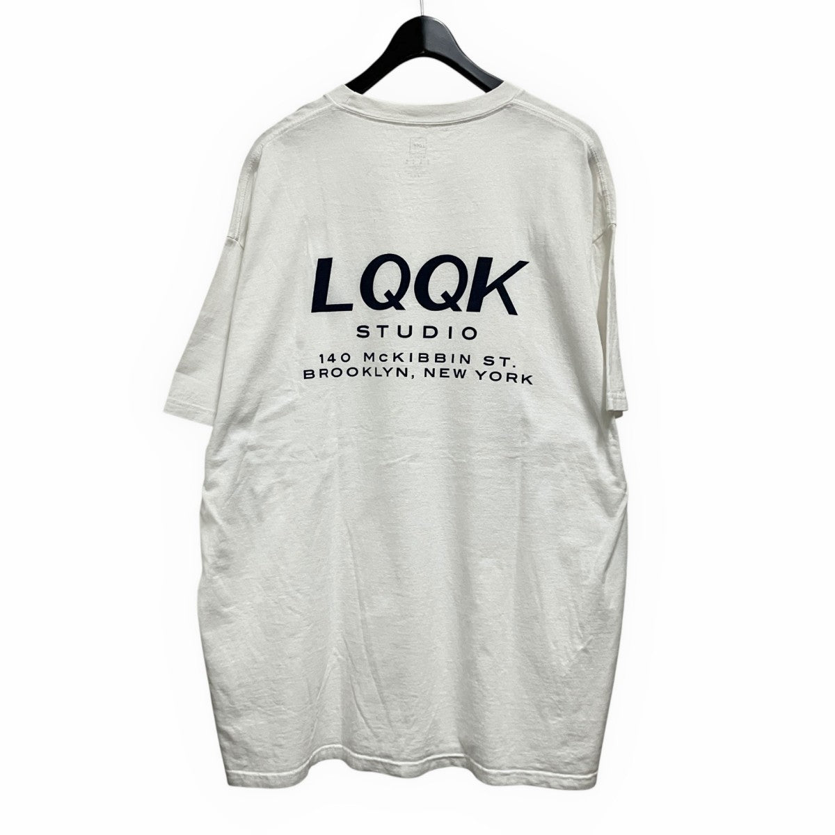 LQQK STUDIO(ルック スタジオ) スクエアロゴプリントTシャツ ホワイト