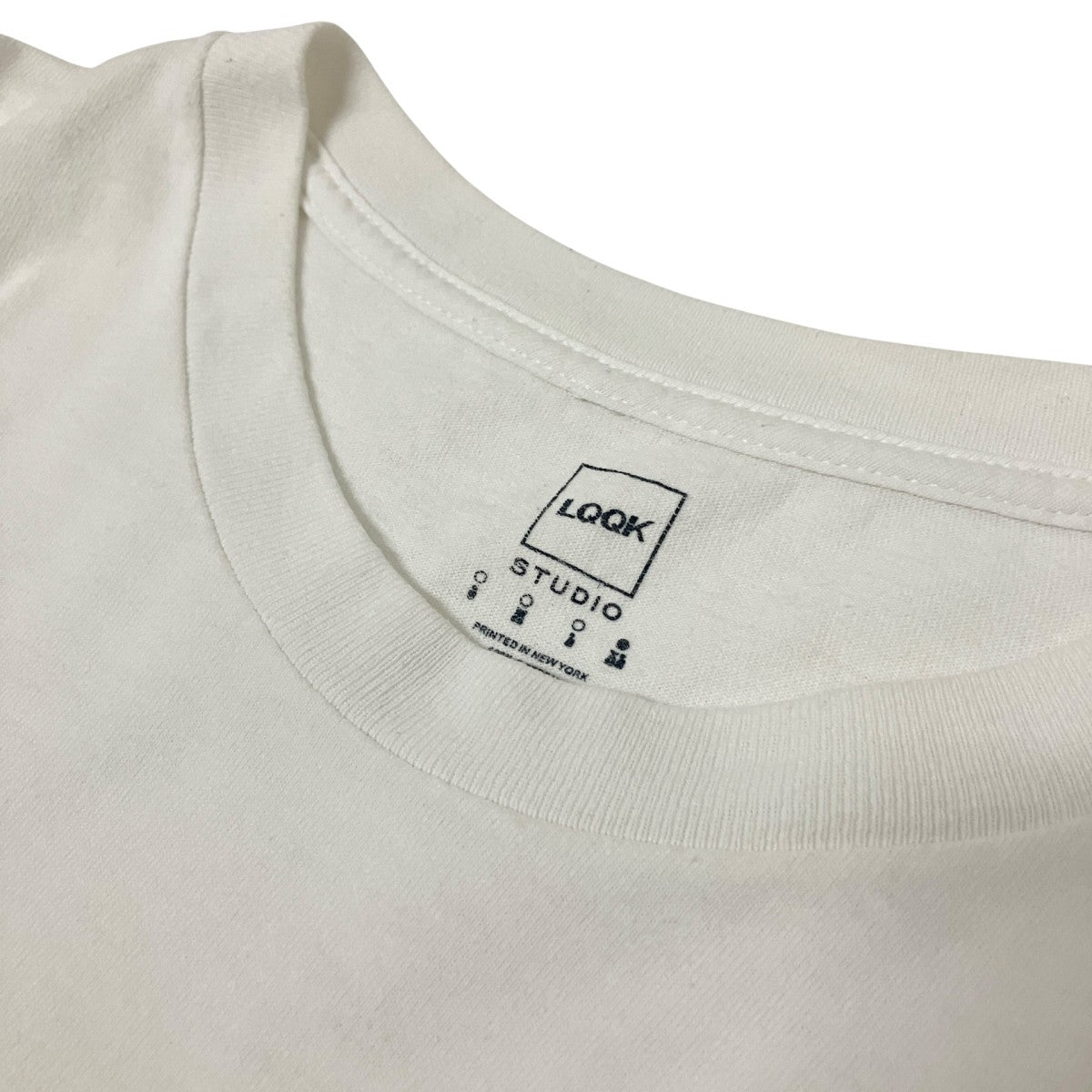 スクエアロゴプリントTシャツ