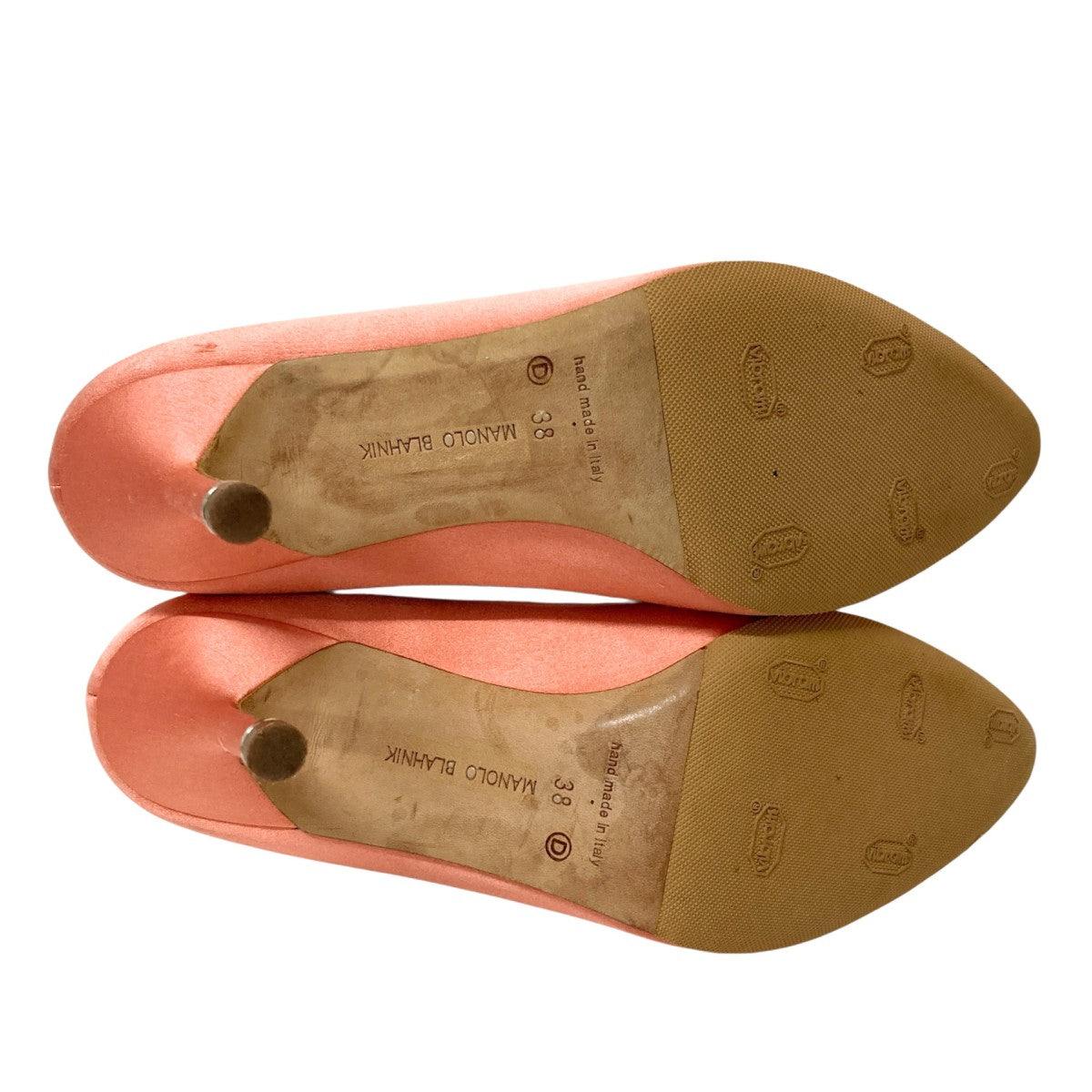 Manolo Blahnik(マノロブラニク) ハンギシ サテンパンプス サーモン