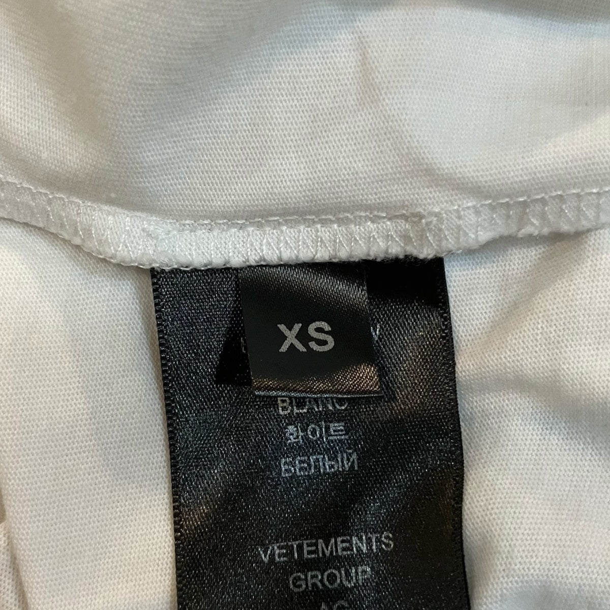 VETEMENTS ロゴプリントTシャツUA53TR480W 古着・中古-6枚目のアイテム画像