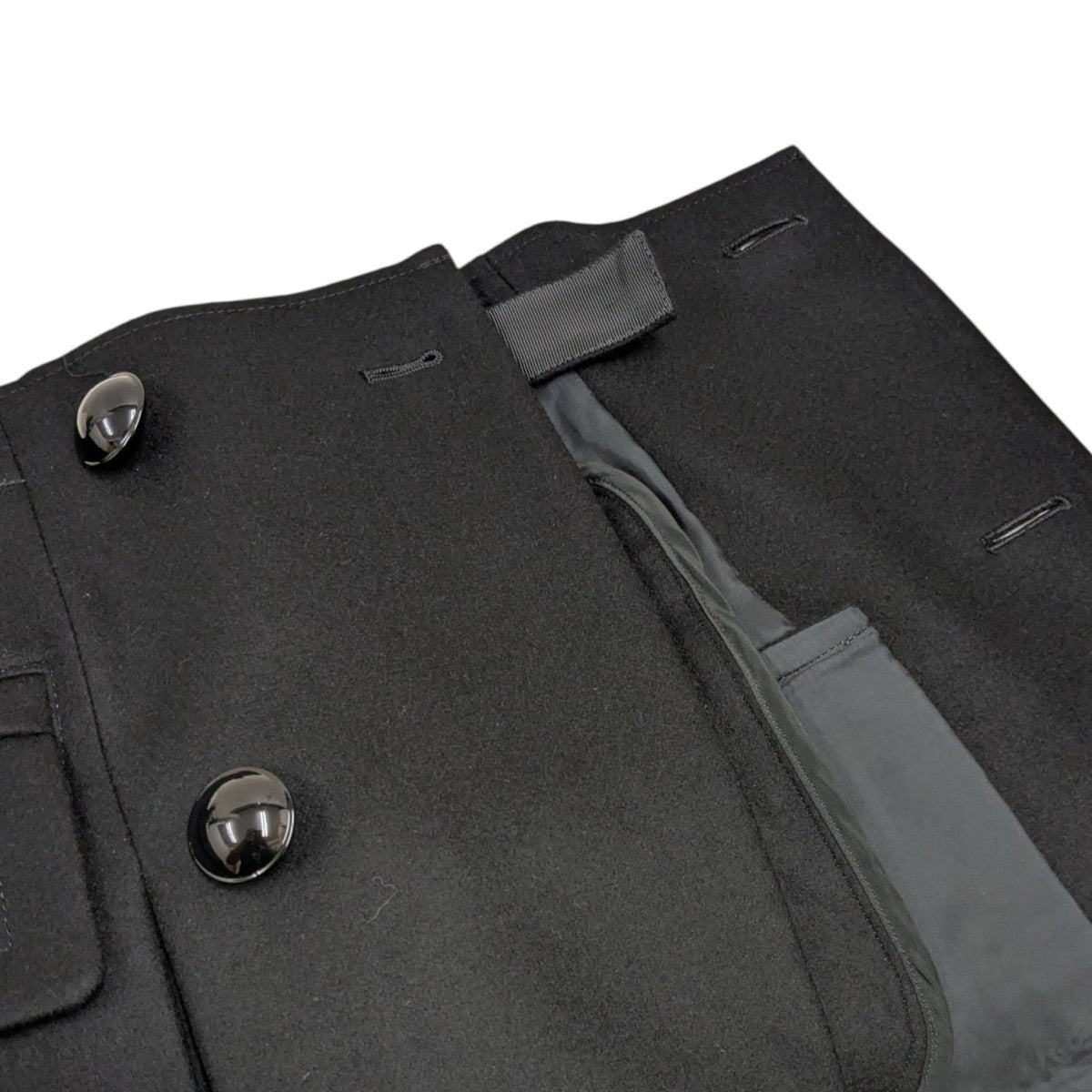 値下 美品 サカイラック メルトンショートパンツ 金ボタン 値下 美品 サカイラック メルトンショートパンツ 金ボタン