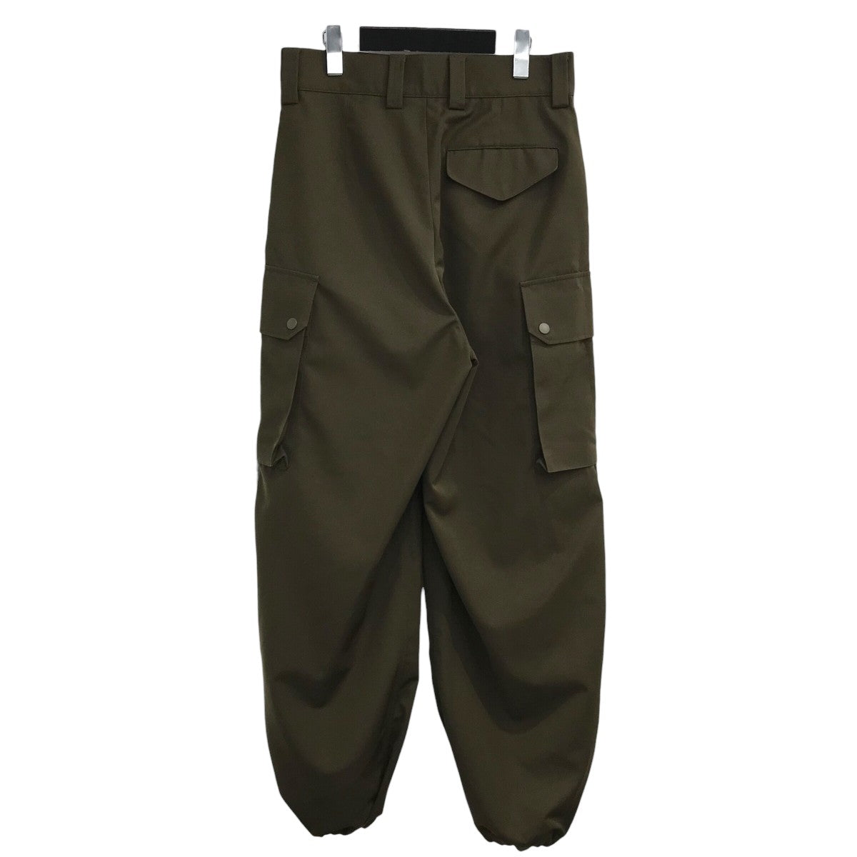 THE RERACS カーゴパンツ ザ・リラクスの2023春夏メンズ、構築的に仕立てたジャケット