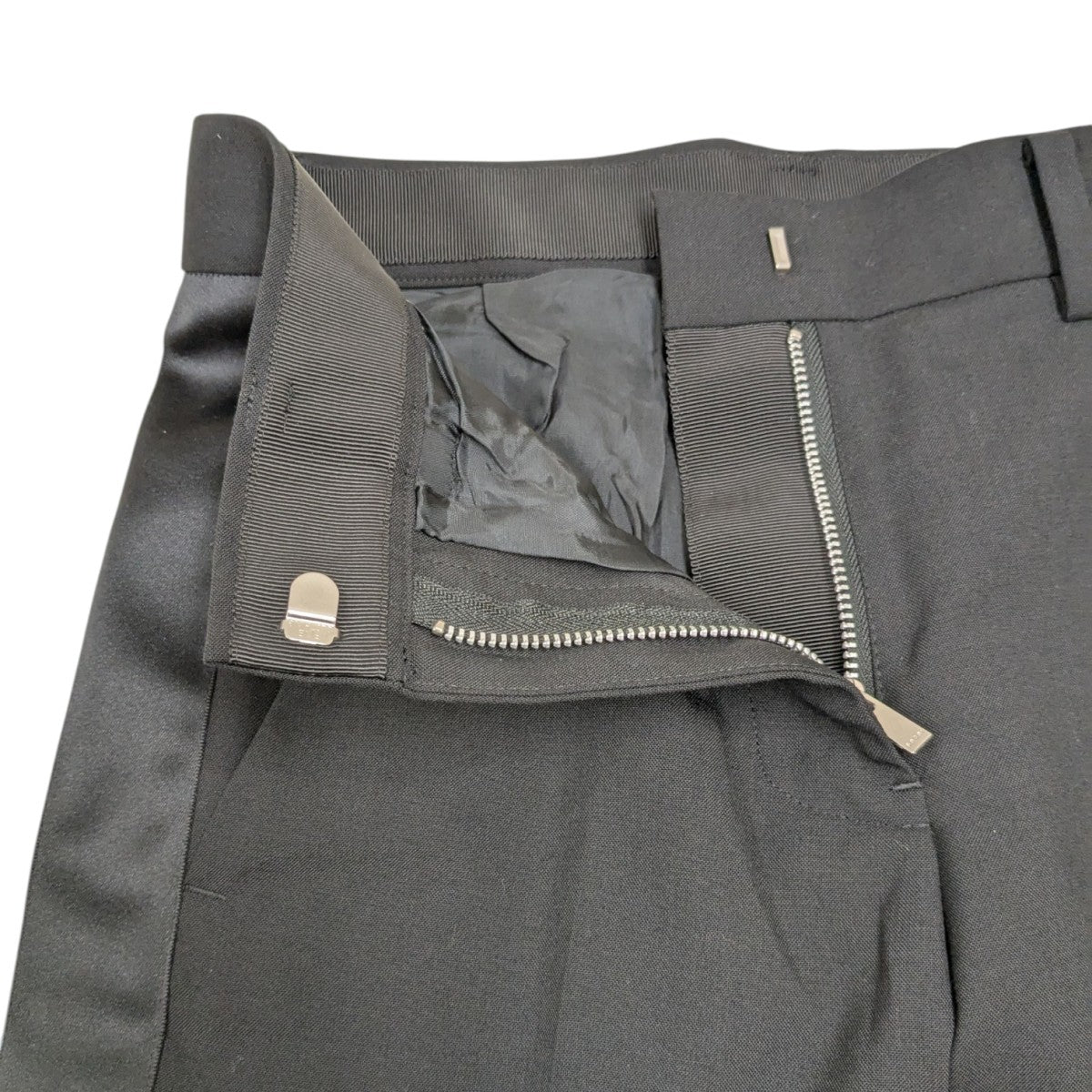 sacai グレー スラックス タグ付き　ベルトループに不備あり sacai(サカイ) 22AWSuiting Mix Pants サイドラインフレア