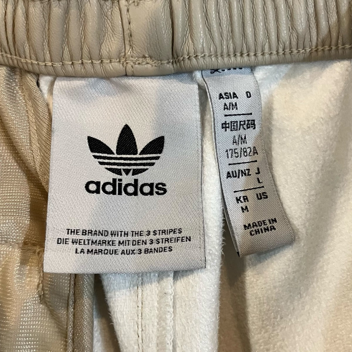 adidas originals フェイクレザーショートパンツIZ4046 古着・中古-5枚目のアイテム画像