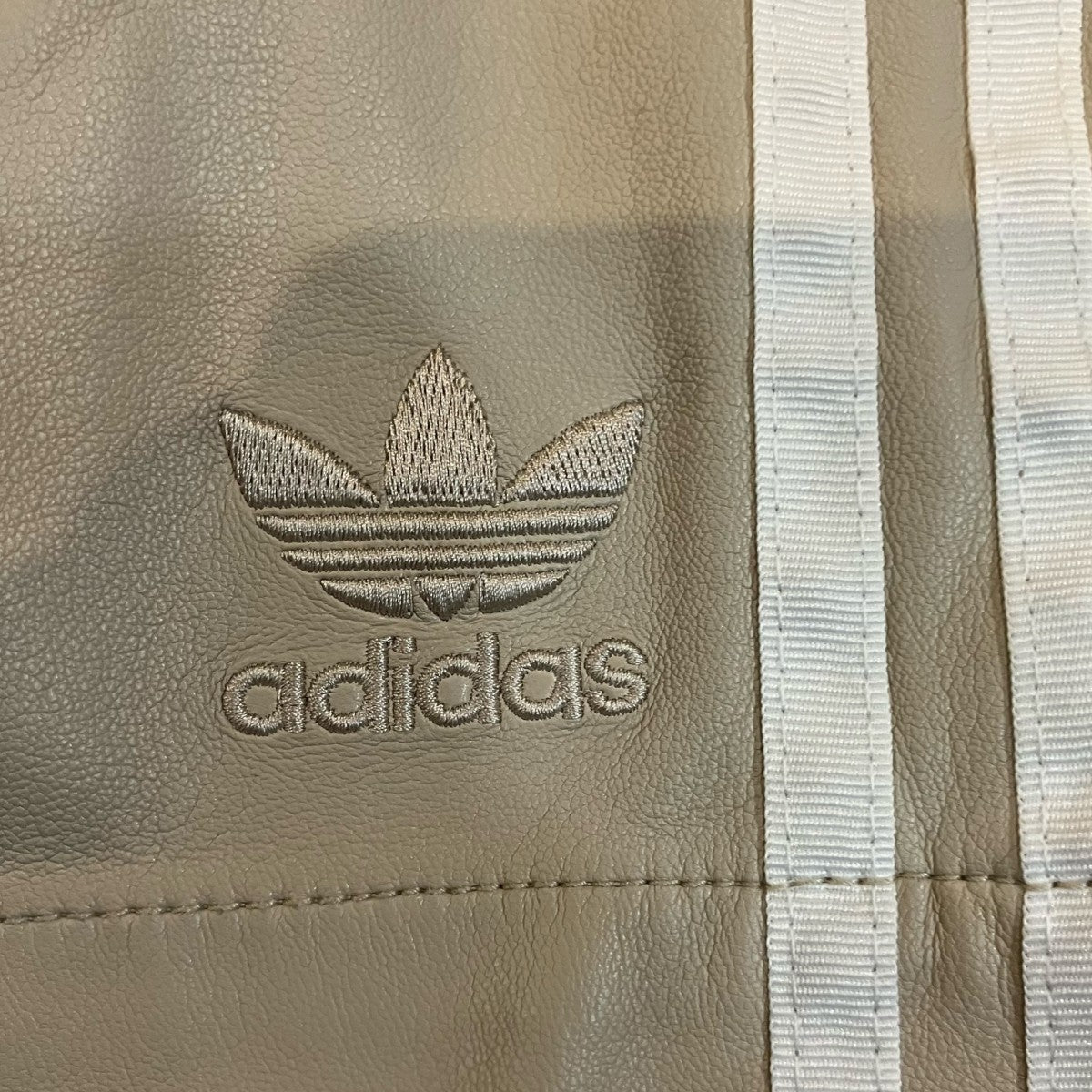 adidas originals フェイクレザーショートパンツIZ4046 古着・中古-7枚目のアイテム画像
