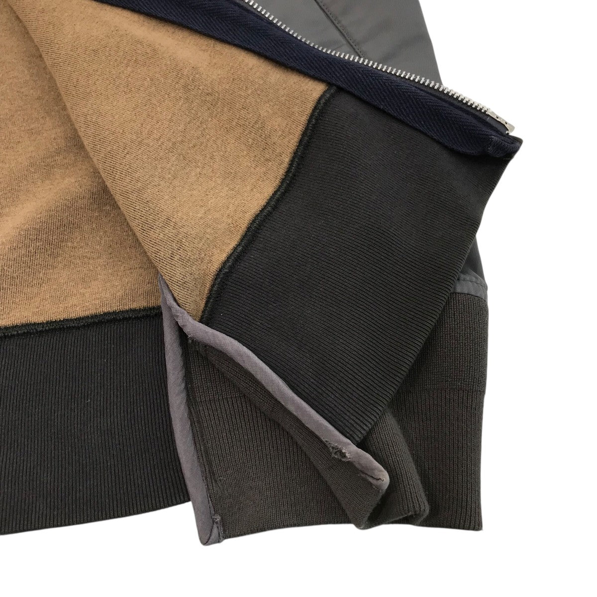 秋に備えて　sacai サカイ SCM-056スポンジスウェット ジップパーカー 秋に備えて sacai サカイ SCM-056スポンジスウェット ジップパーカー