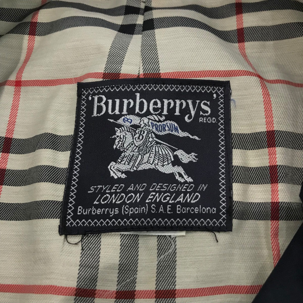BURBERRY(バーバリー) 「裏地ベージュチェック」一枚袖バルマカーン