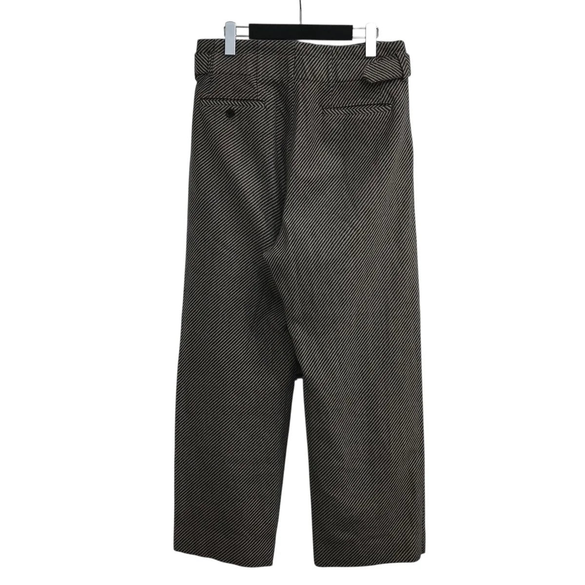 「DIAGONAL STRIPE HI-WAIST BELTED TROUSERS」ベルテッドトラウザーYK24SS0619P