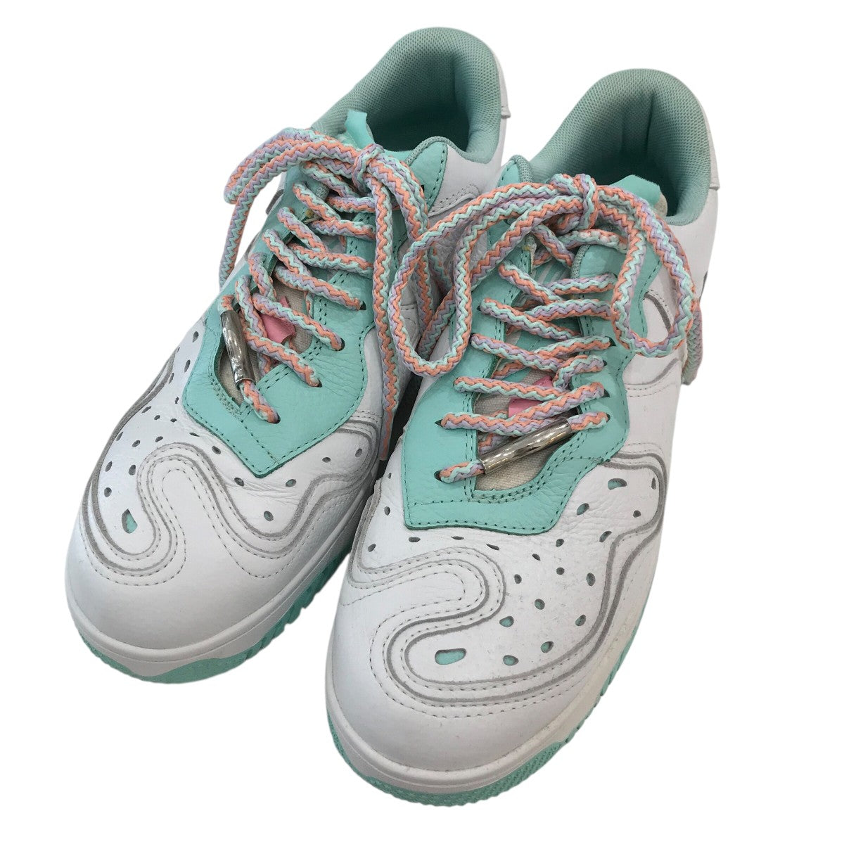 ローカットスニーカー