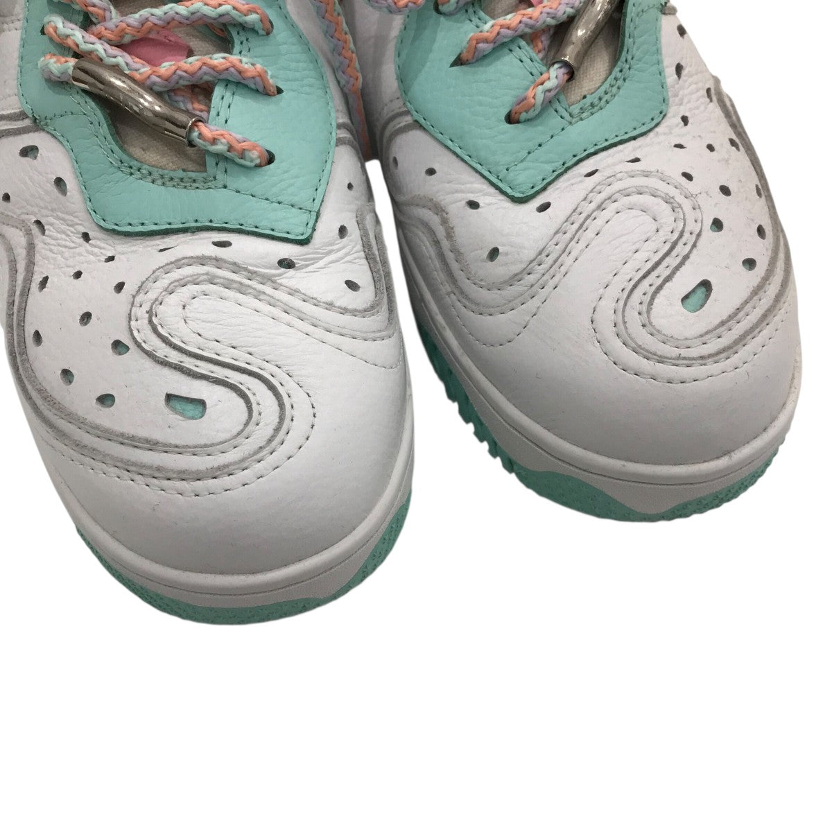 ローカットスニーカー