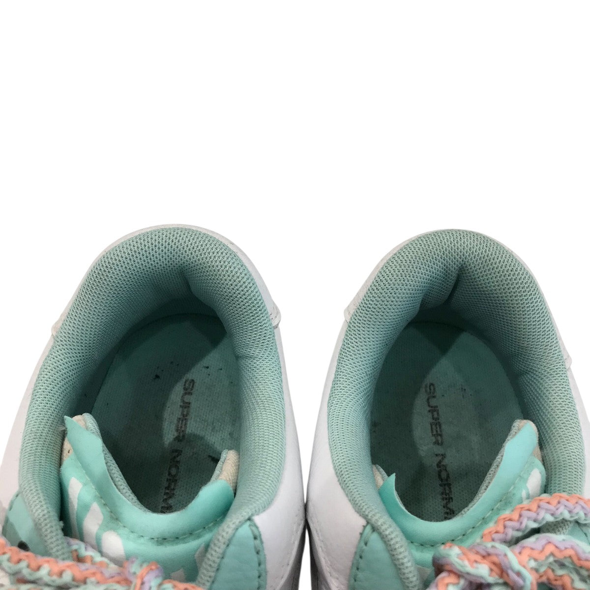 ローカットスニーカー