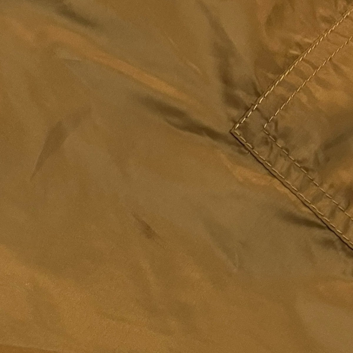 PRADA Re-Nylon 半袖ジップシャツSC758 古着・中古-10枚目のアイテム画像