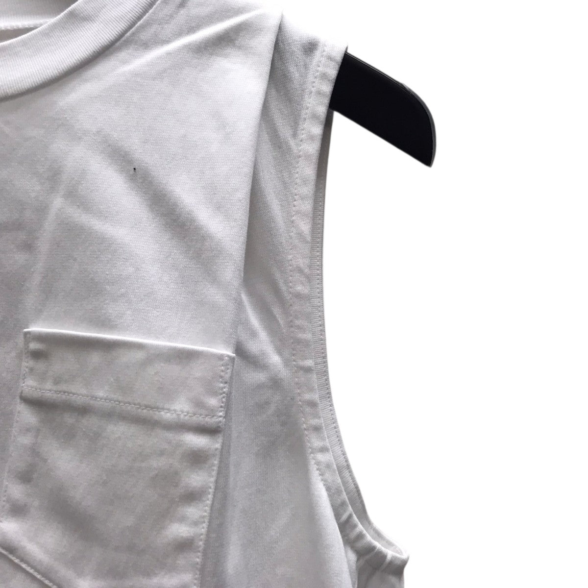 ノースリーブTシャツ