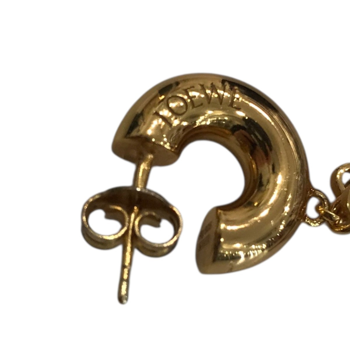 LOEWE(ロエベ) レタリングピアス ゴールド｜【公式】カインドオル