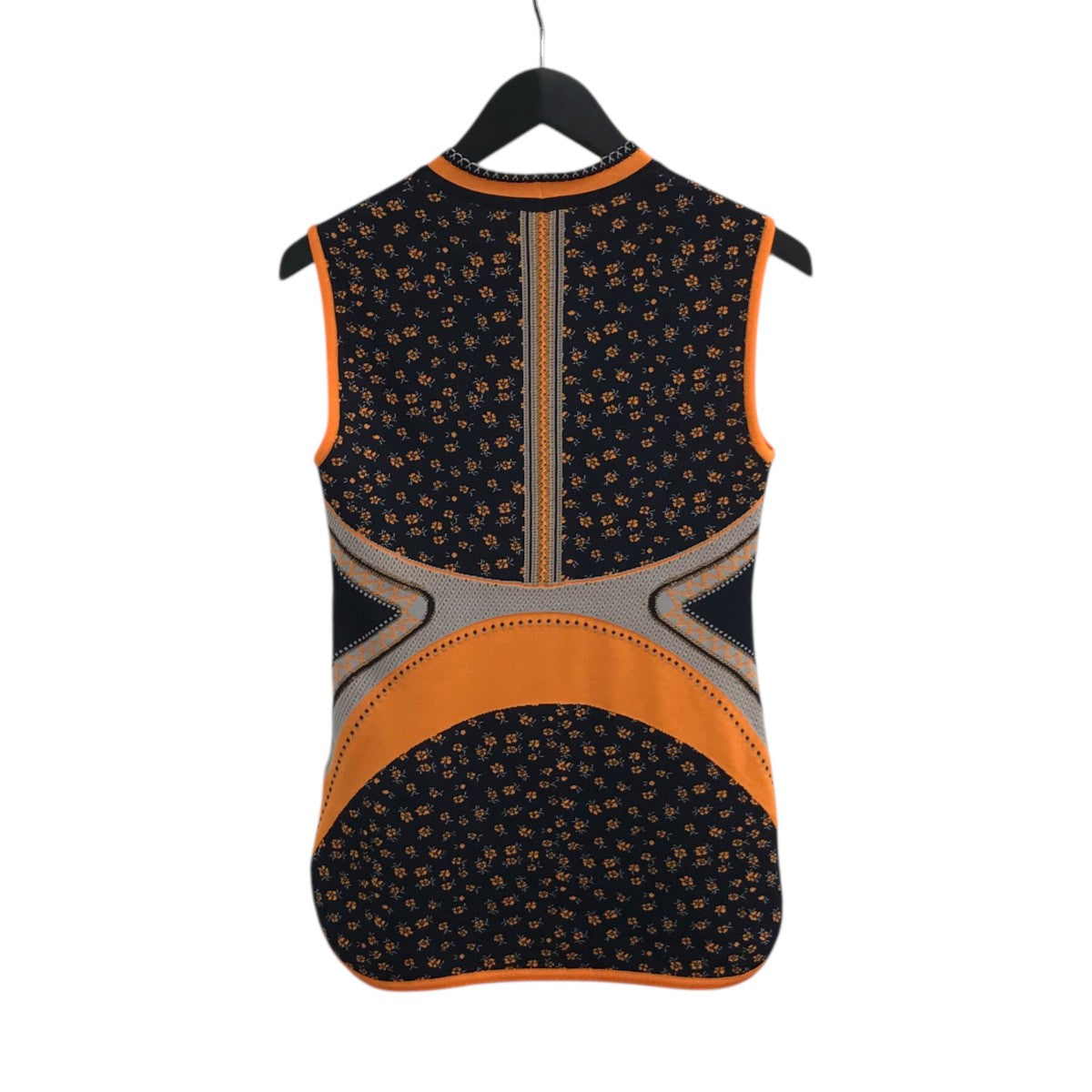 25AW「Floral Jacquard Sleeveless Knitted Top」スリーブレスニットトップスMM25FWKN026