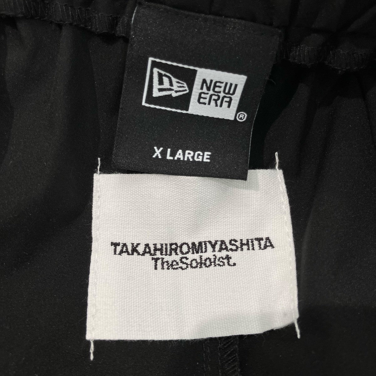トラックパンツ