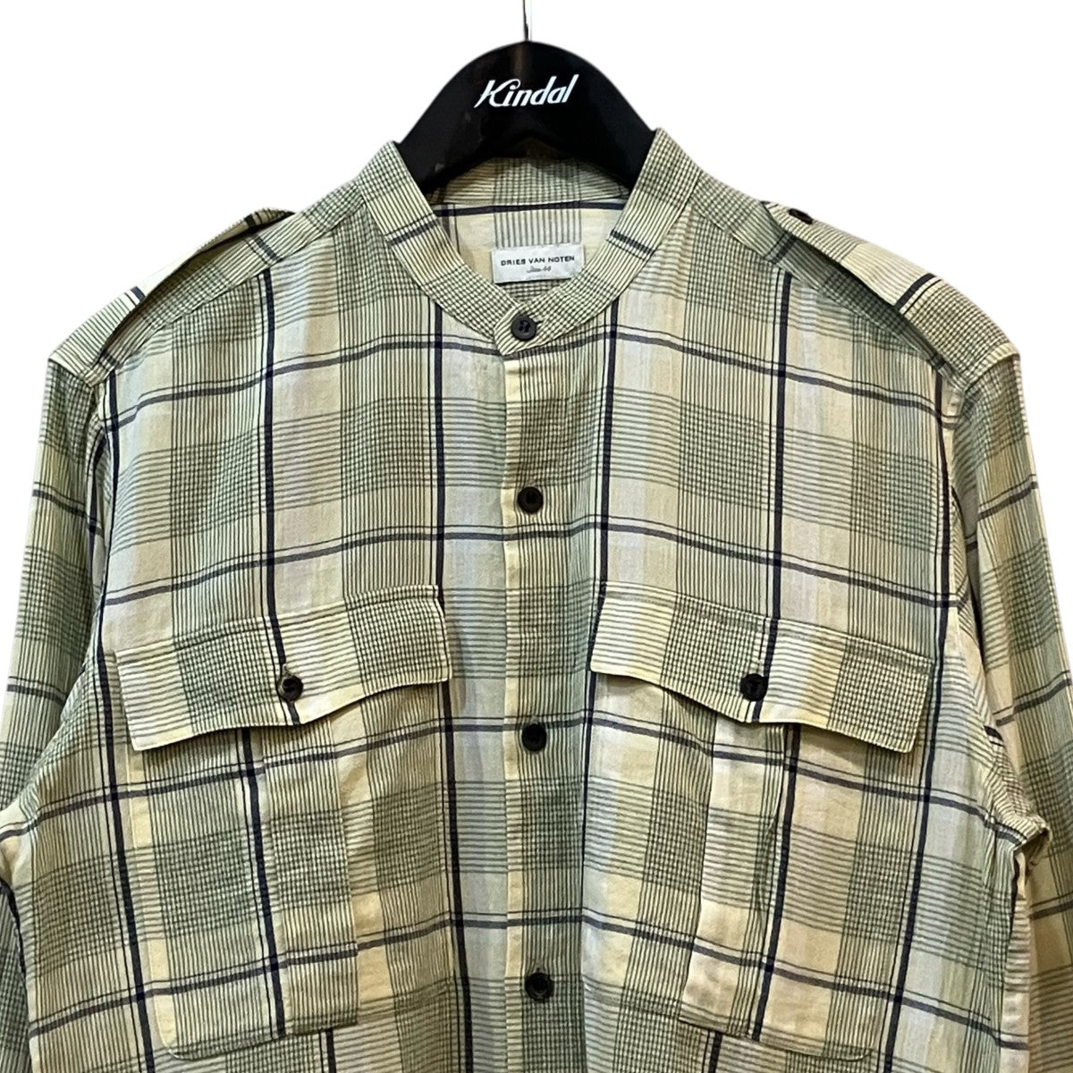 チェックシャツ