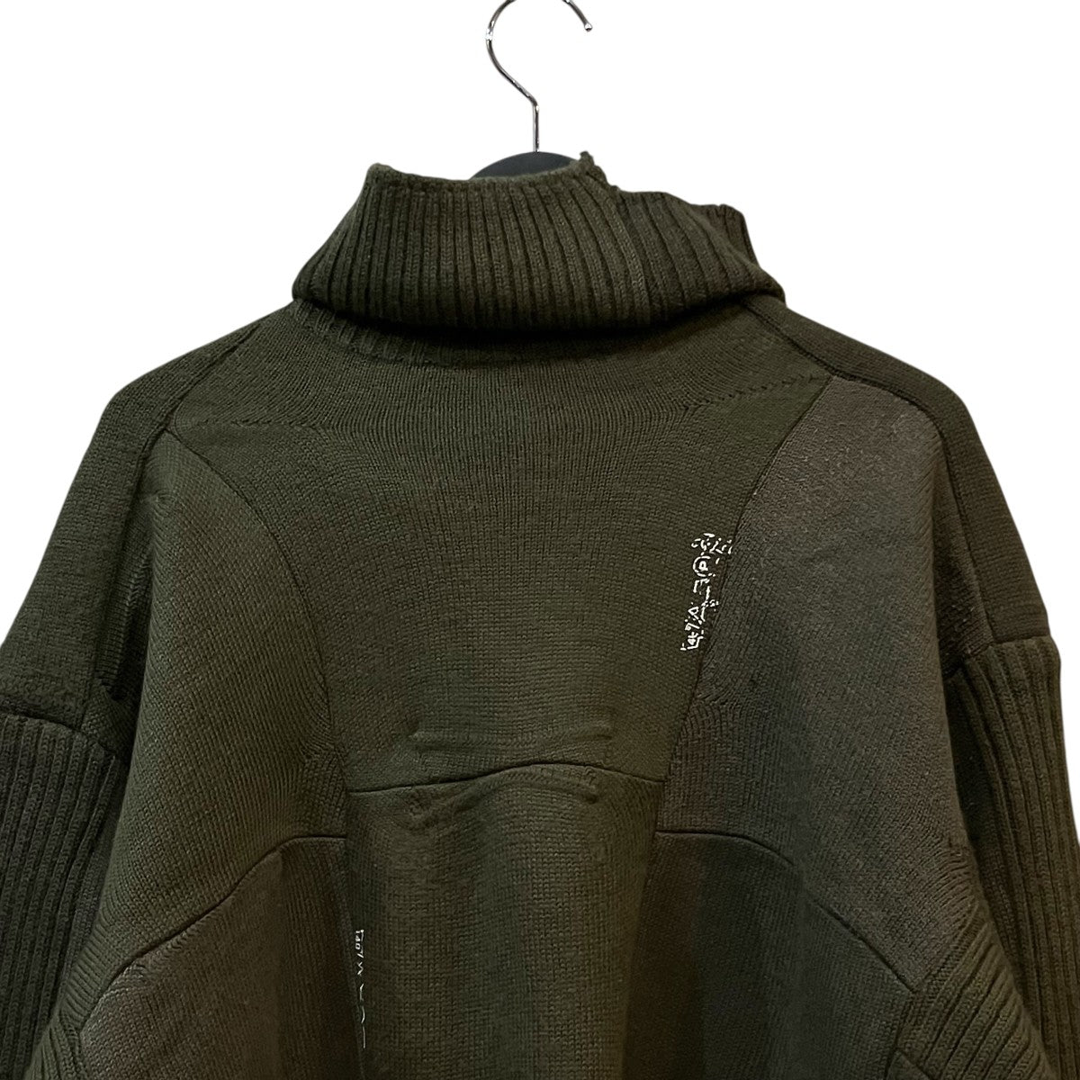 BALENCIAGA 「Upcycled Socks Sweater」再構築タートルネックニット768686 古着・中古-3枚目のアイテム画像