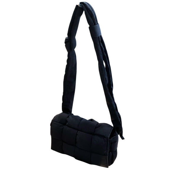 【新品未使用】BOTTEGAVENETA パース 楽天市場】padded cassette パデッド カセット bottega veneta ttwnの通販