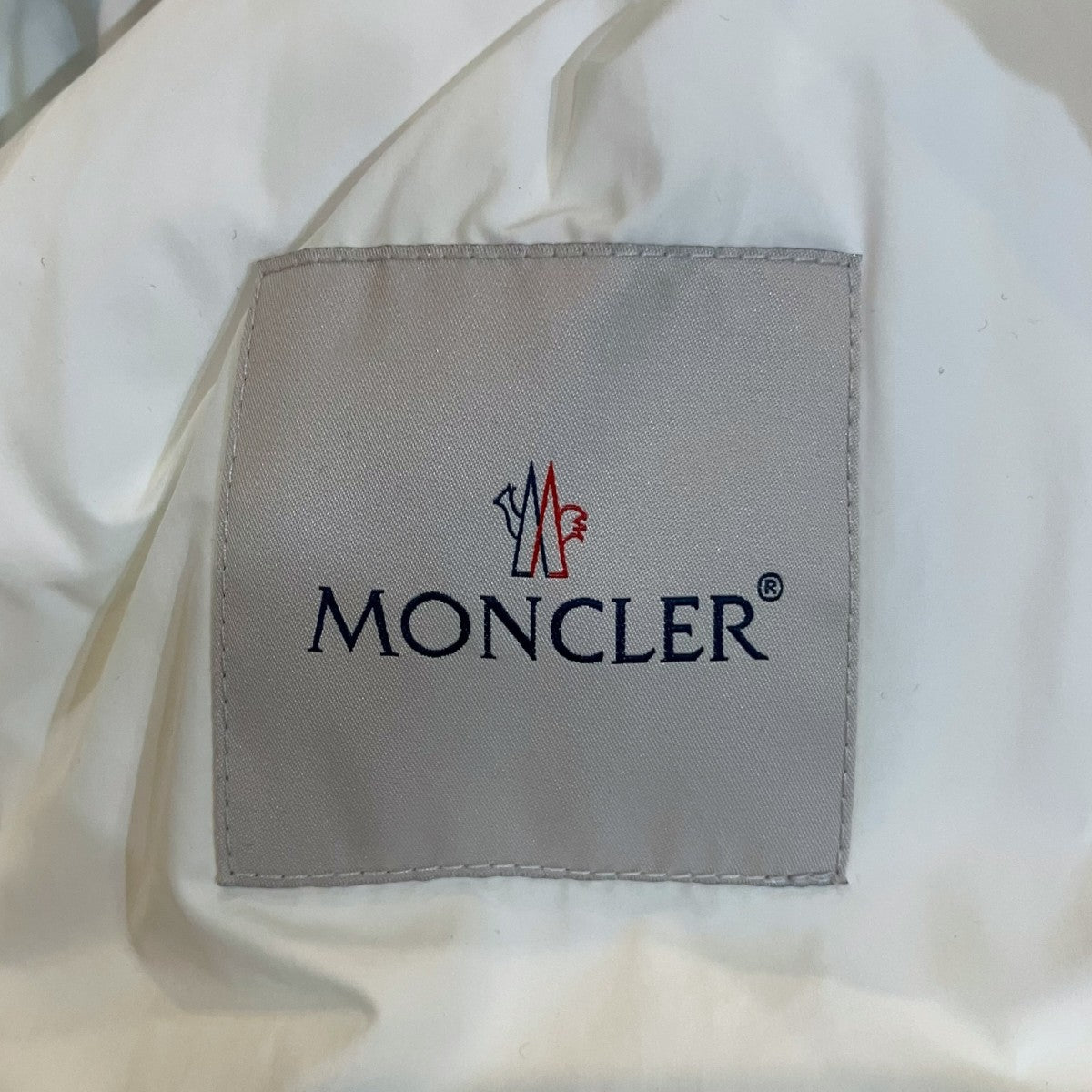 MONCLER 「ADOUR GIUBBOTTO」アドゥールナイロンジャケットF10911B70400 54A91 古着・中古-6枚目のアイテム画像