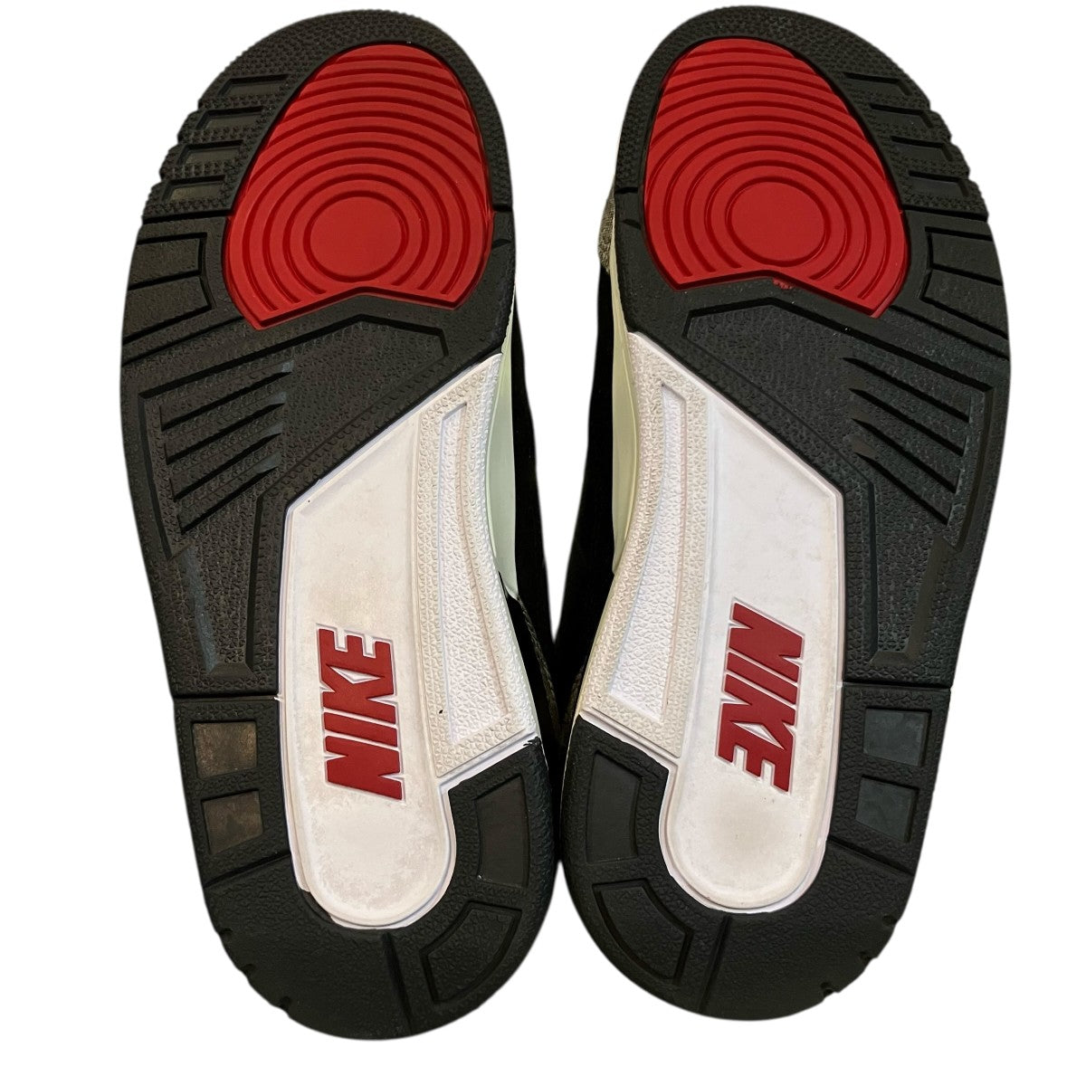 「Denim Black-Gym Red」デニムジムレッドスニーカーIR0914 400