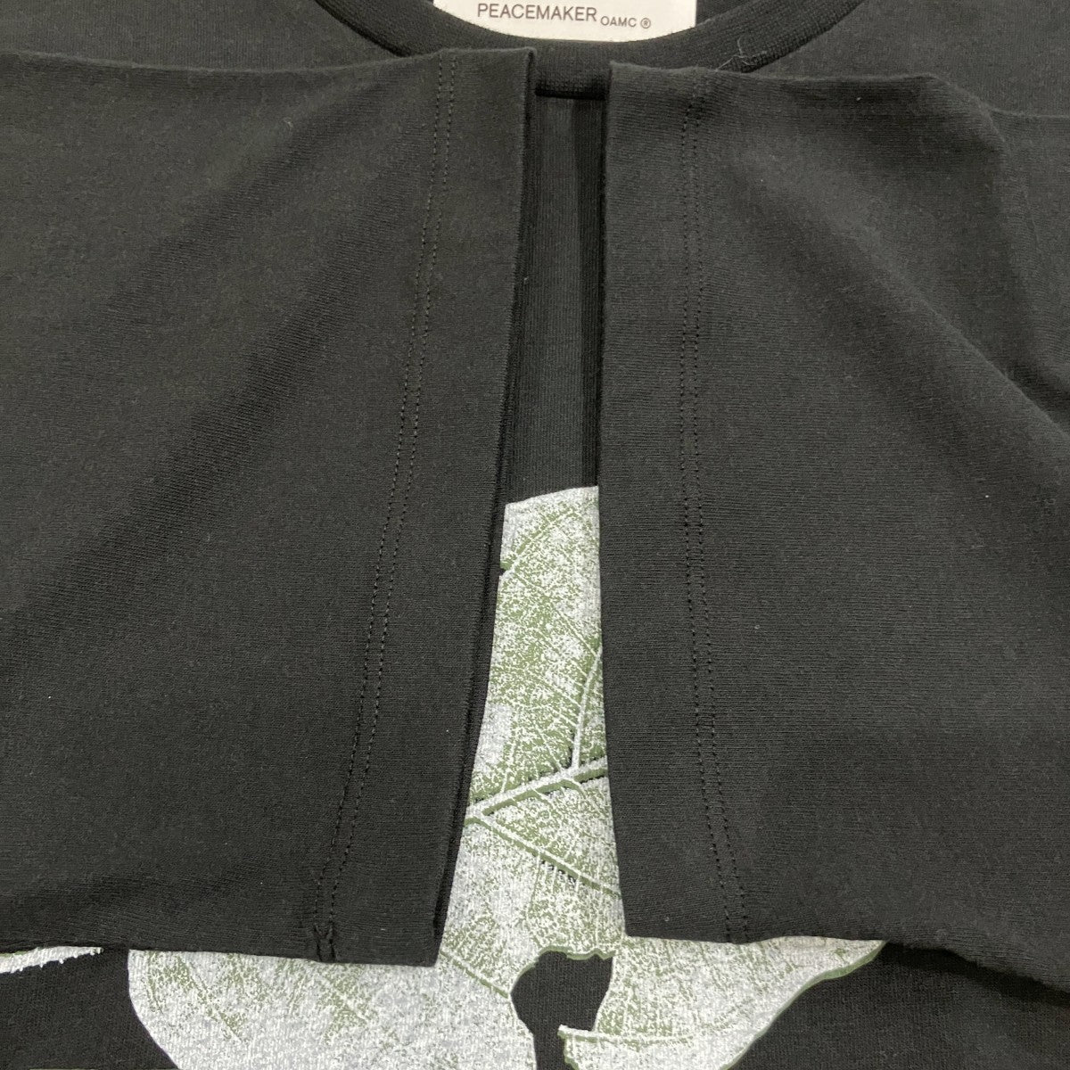リーフプリントTシャツ