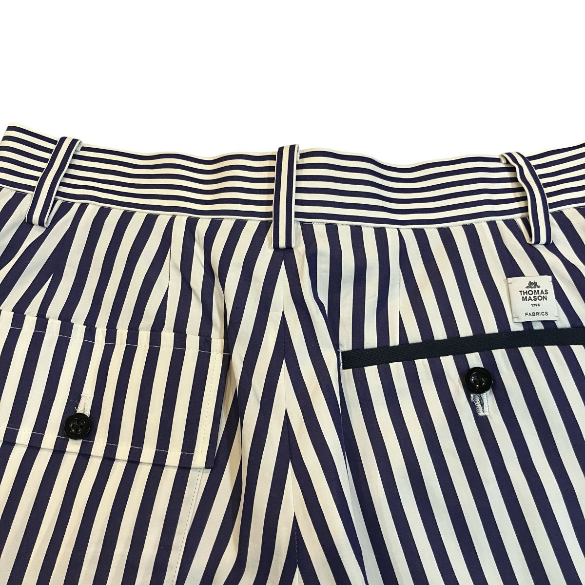 sacai 「vertical stripe Print Cotton Shorts」ベルテッドストライプショートパンツ23 03041M 古着・中古-4枚目のアイテム画像