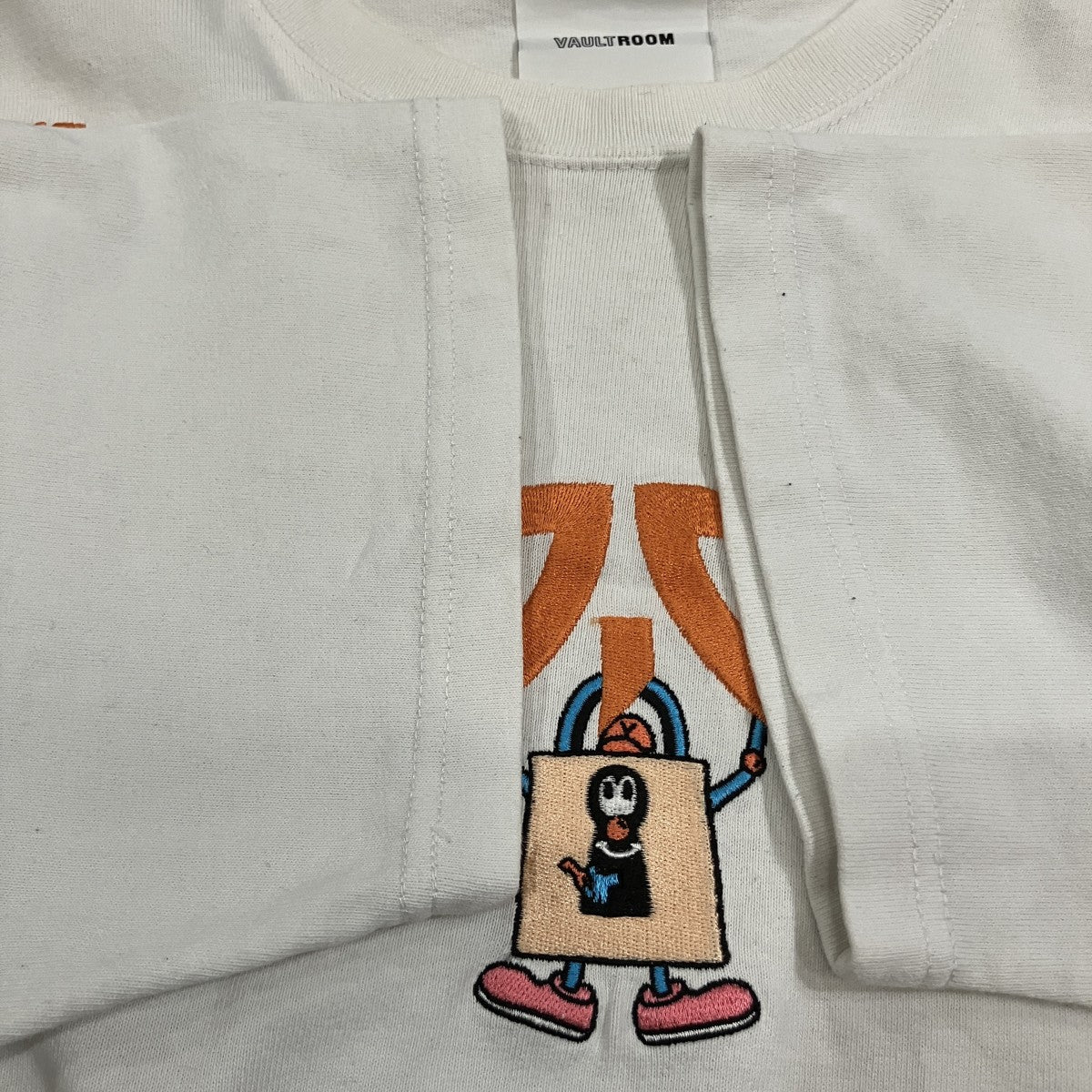 FNATIC刺繍Tシャツ