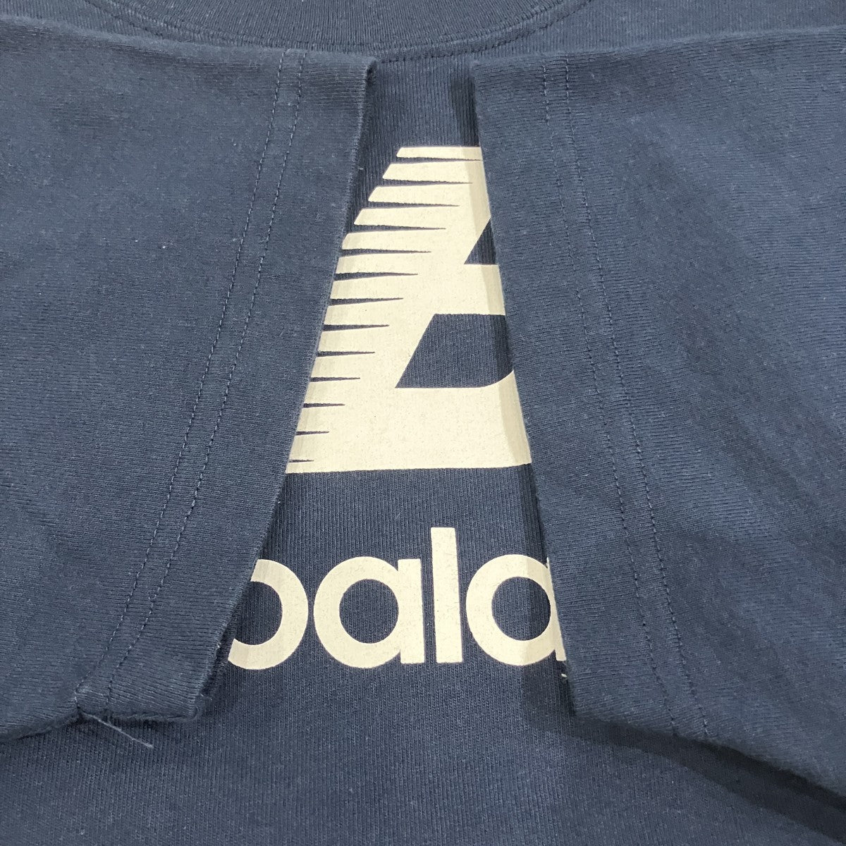 ロゴプリントTシャツ