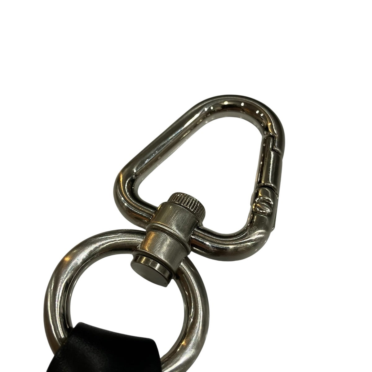 「neckstrap」レザーチャーム
