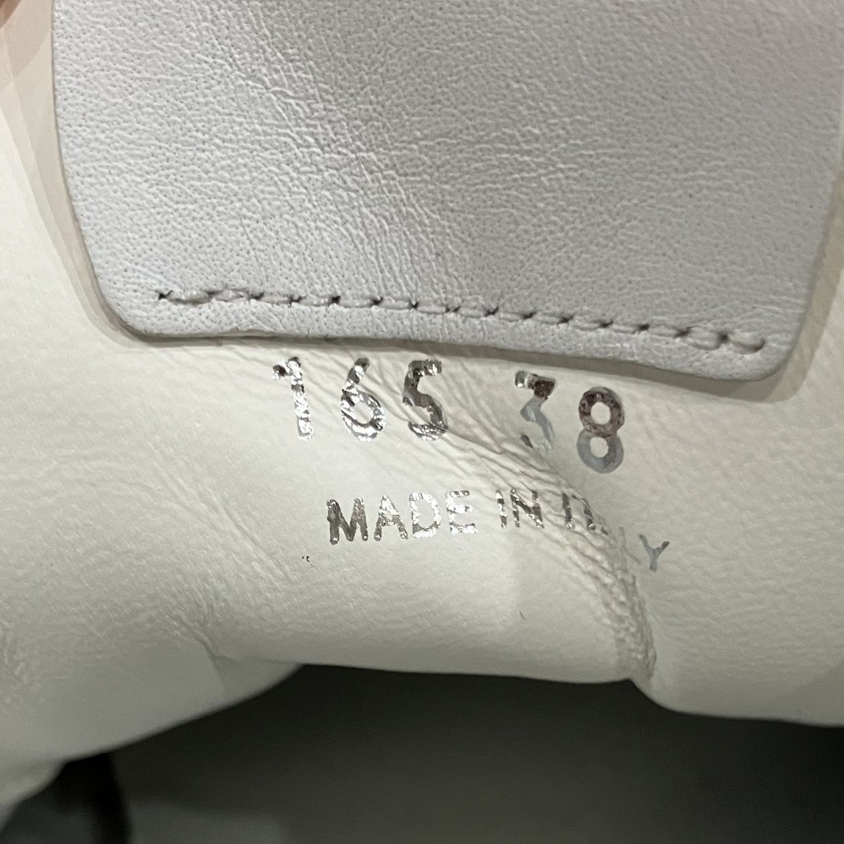 MIU MIU ユーズド加工ローカットスニーカー 古着・中古-8枚目のアイテム画像