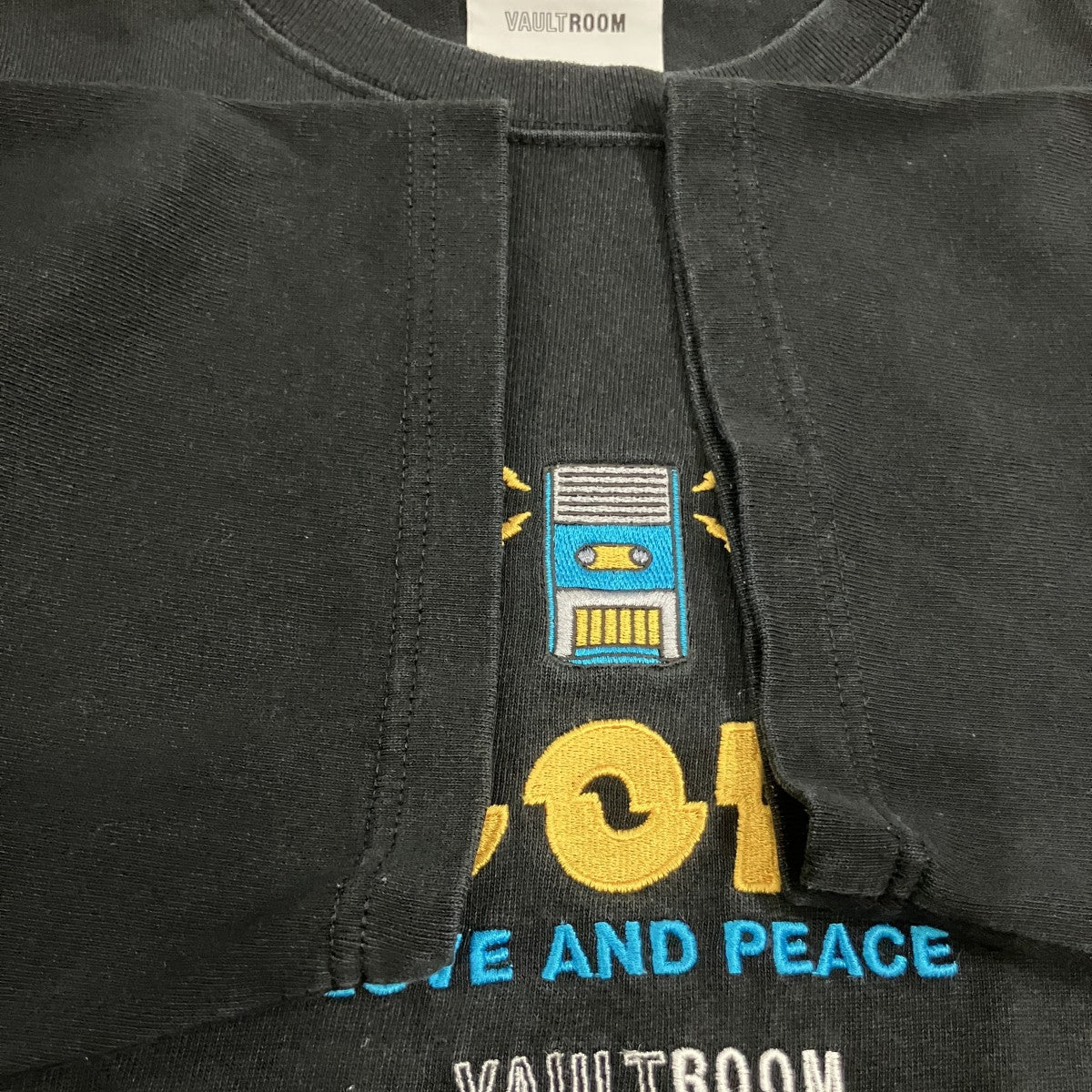 LOVEANDPEACE刺繍Tシャツ