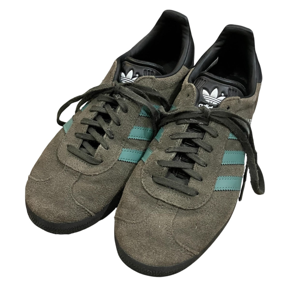 「Gazelle Olive Green Black」パントーンローカットスニーカーGX2209