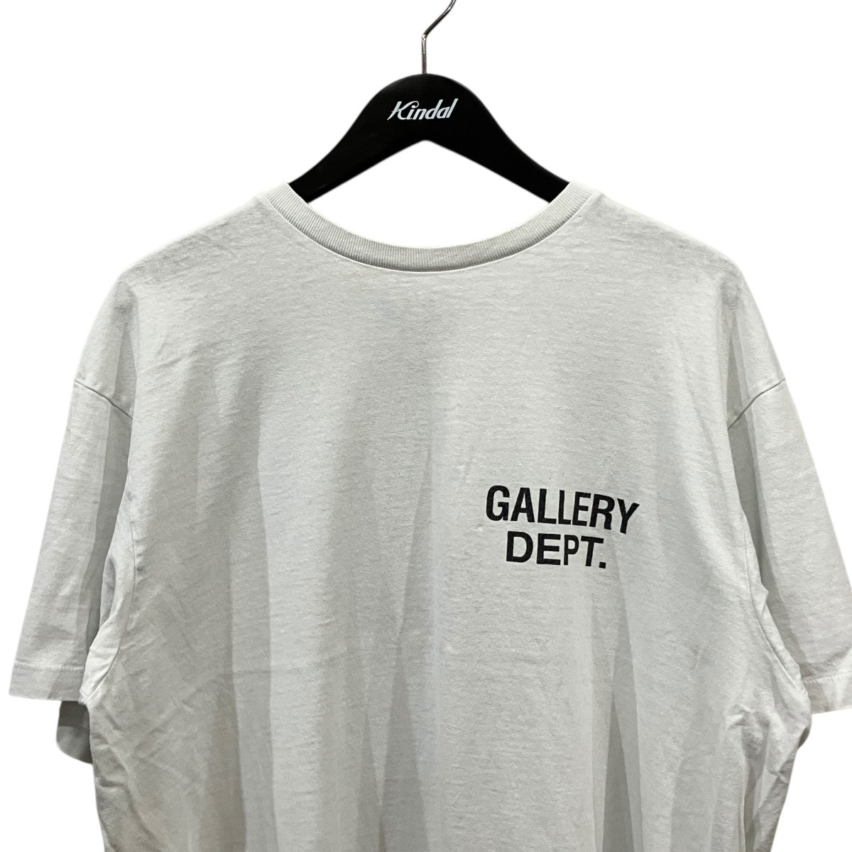 フロントワンポイントバックロゴTシャツ