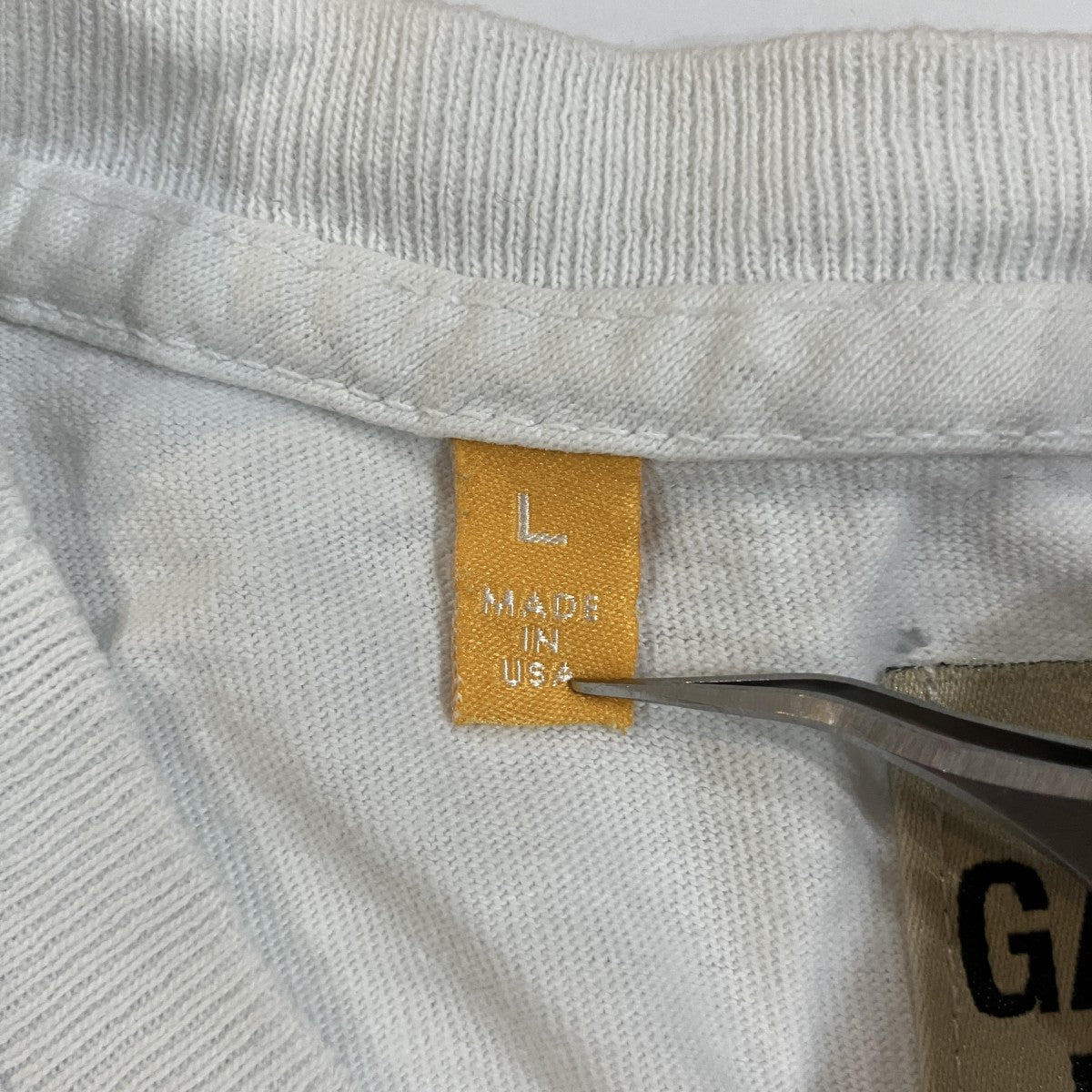 フロントワンポイントバックロゴTシャツ