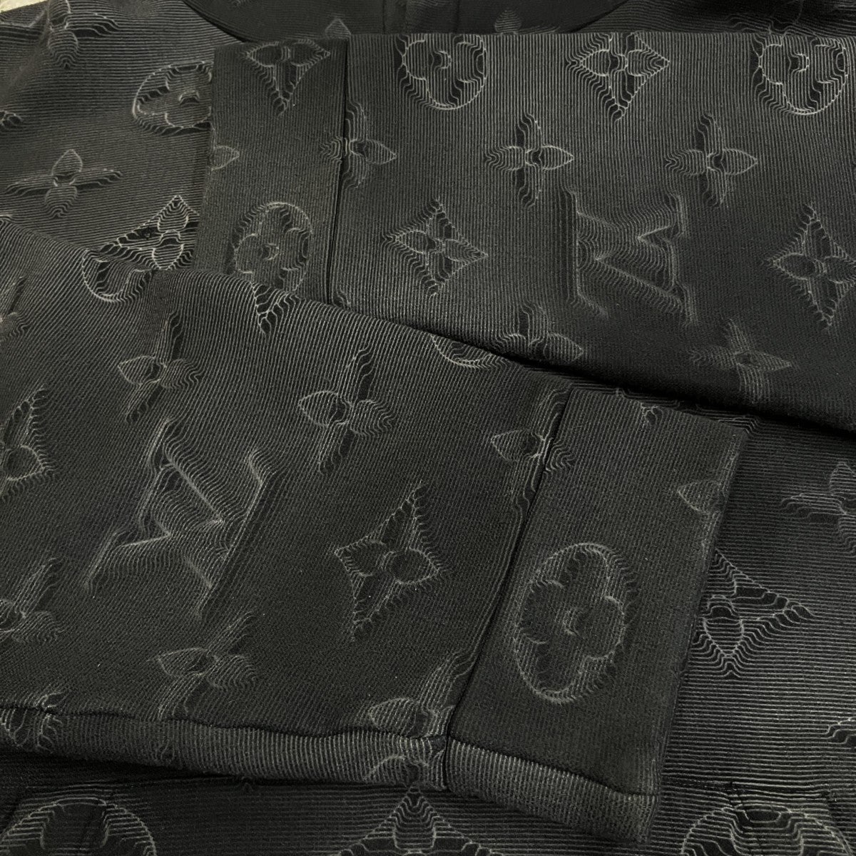 LOUIS VUITTON 3DモノグラムプルオーバーパーカーRM211M IHN HKY24W 古着・中古-4枚目のアイテム画像