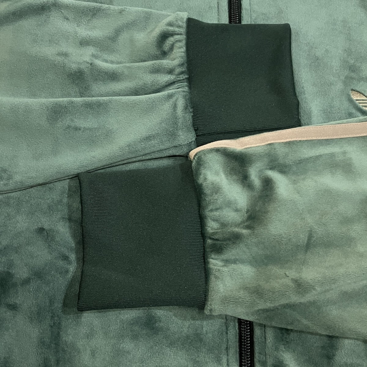 adidas 「FIREBIRD VELOUR TRACK TOP」ファイヤーバード ベロア トラックジャケットKD9375 A2B001 古着・中古-4枚目のアイテム画像