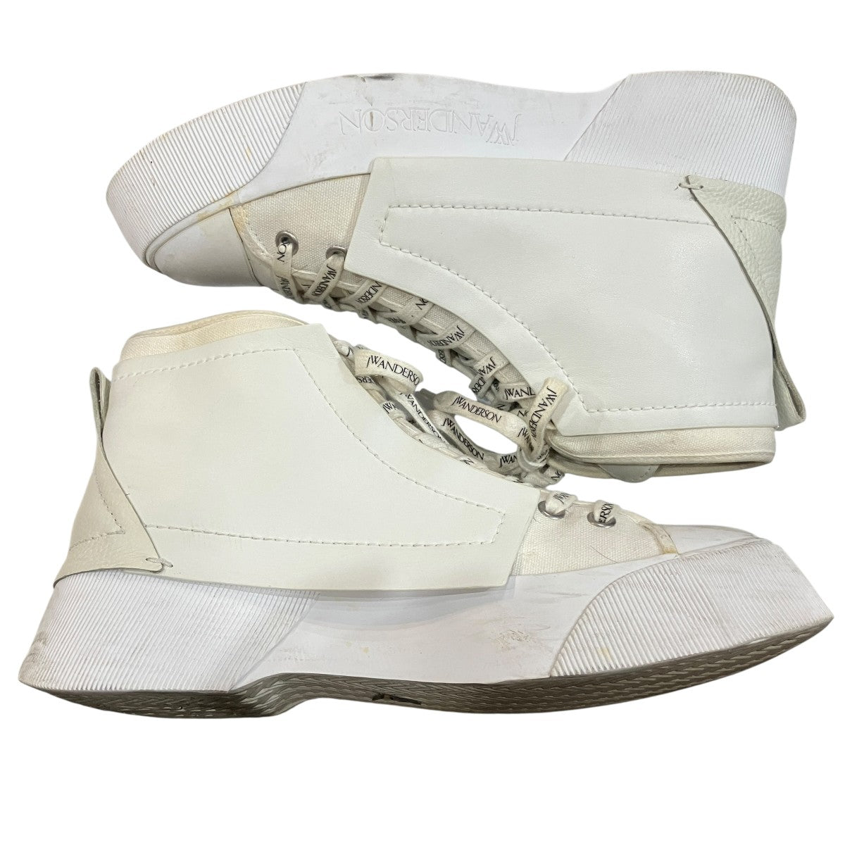 「LEATHER PANEL HIGH TOP SNEAKERS」レザーパネル ハイトップスニーカーANM37500A