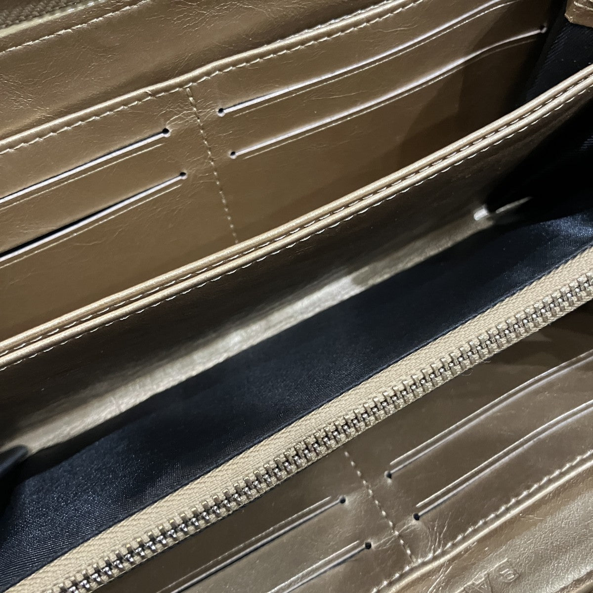 ロゴ押し財布