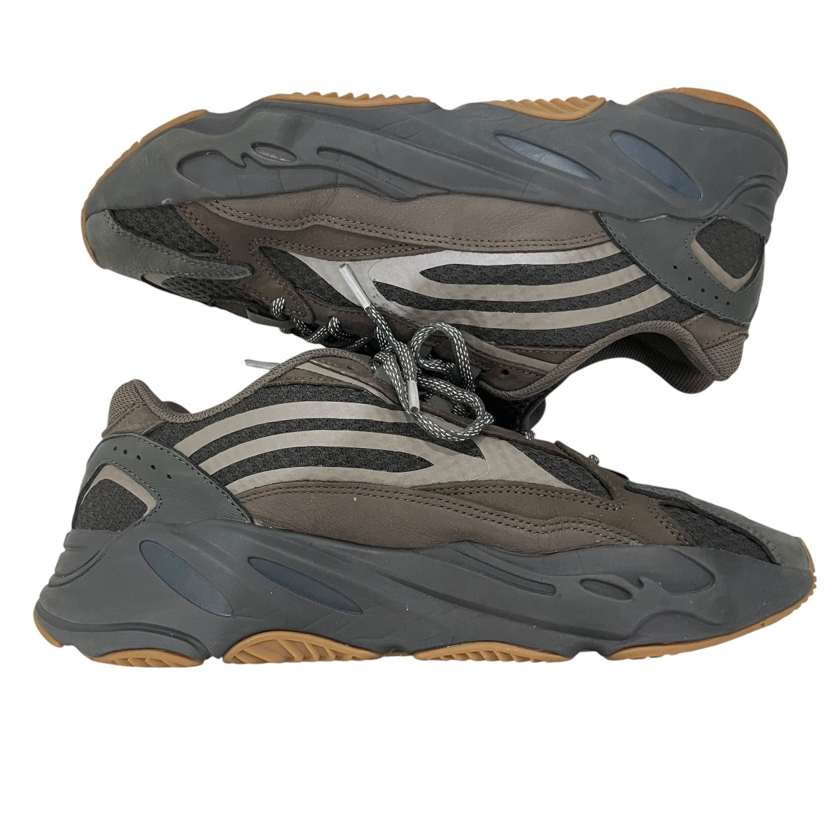 「BOOST 700 V2 GEODE」ローカットスニーカーEG6860